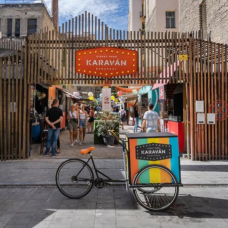 K10 - Kazinczy Street Heritage Suite - Best Location By Bqa Boedapest Buitenkant foto