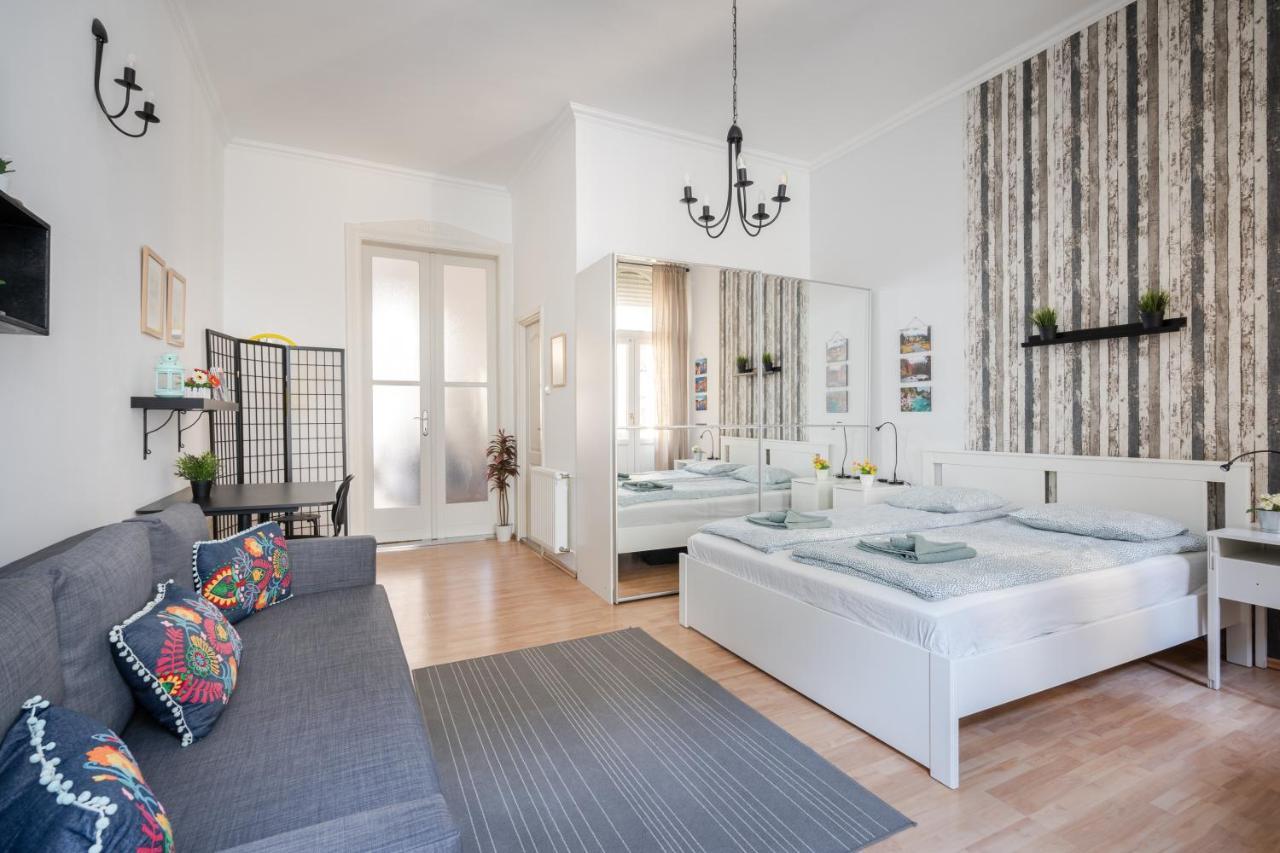 K10 - Kazinczy Street Heritage Suite - Best Location By Bqa Boedapest Buitenkant foto