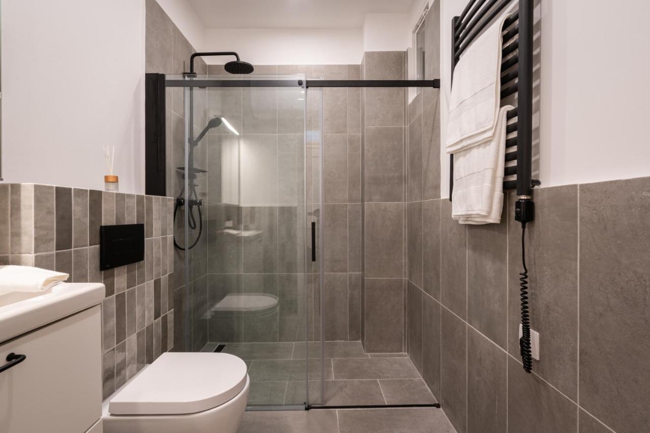 K10 - Kazinczy Street Heritage Suite - Best Location By Bqa Boedapest Buitenkant foto